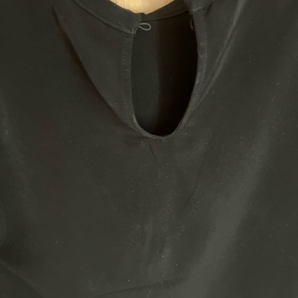 H&M Ruffle Top - Picture 2 of 2